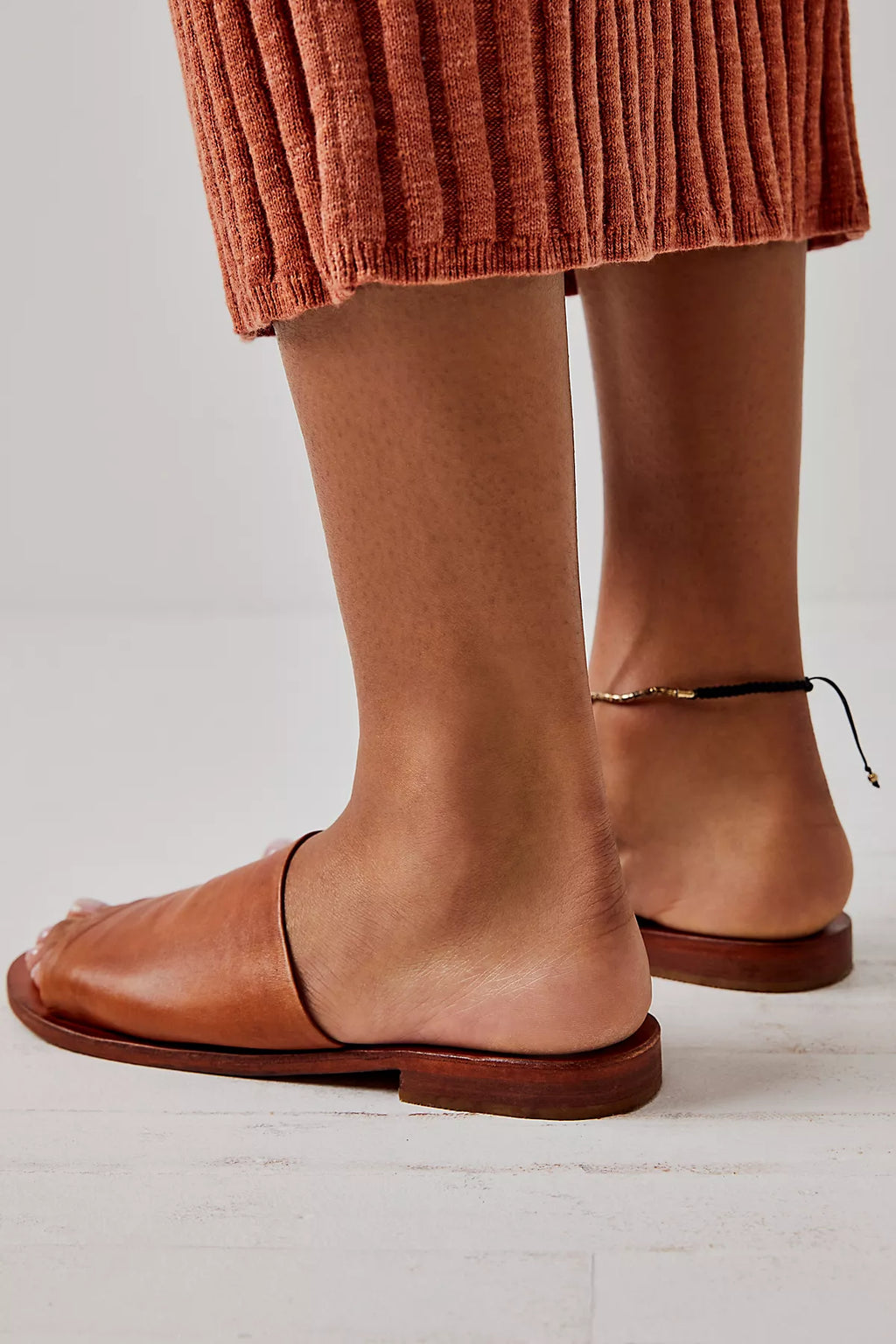 Vicente Slide Sandals