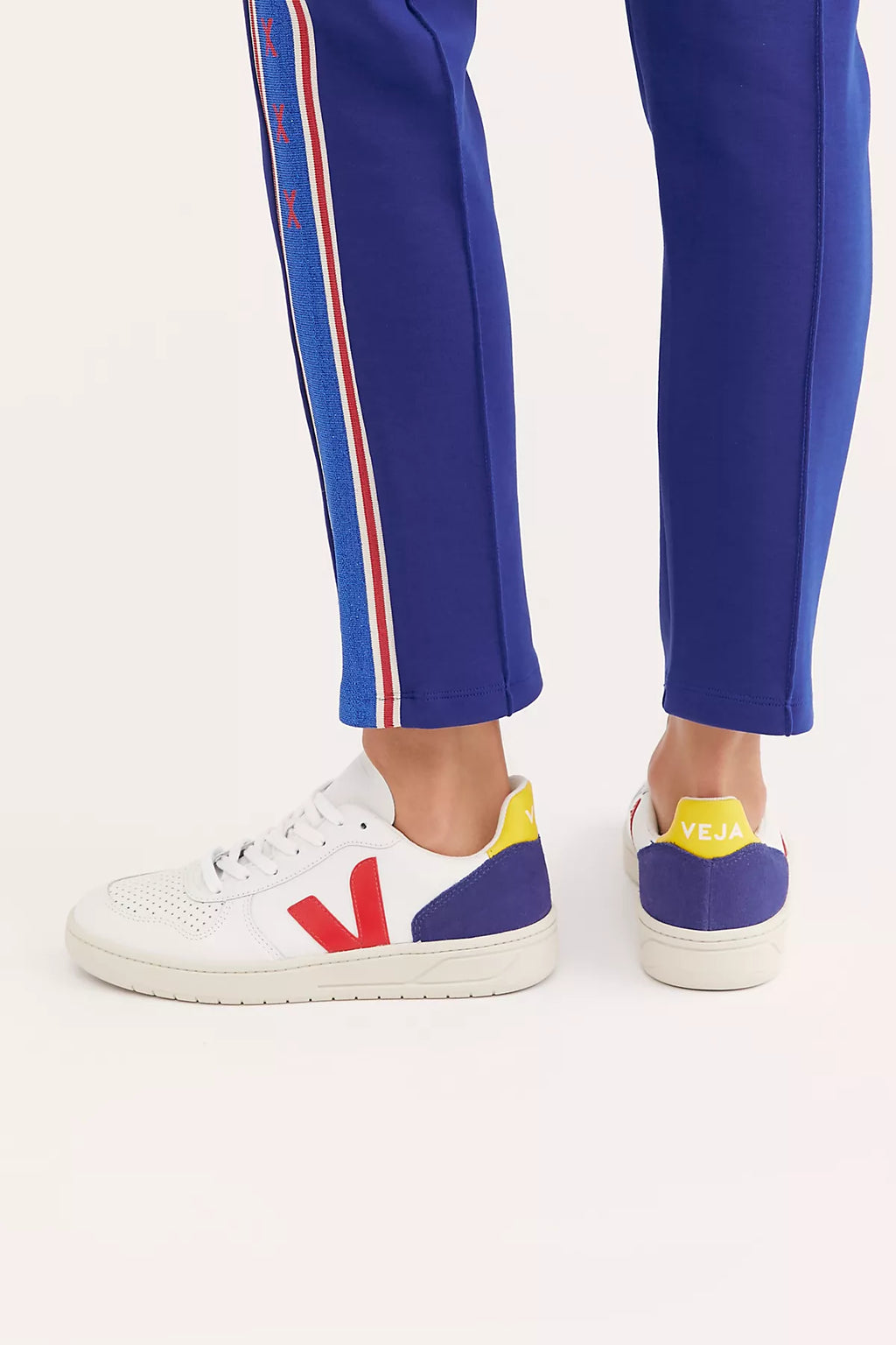 Veja V-10 Sneakers