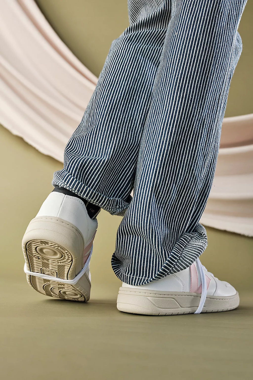 Veja V-10 Sneakers