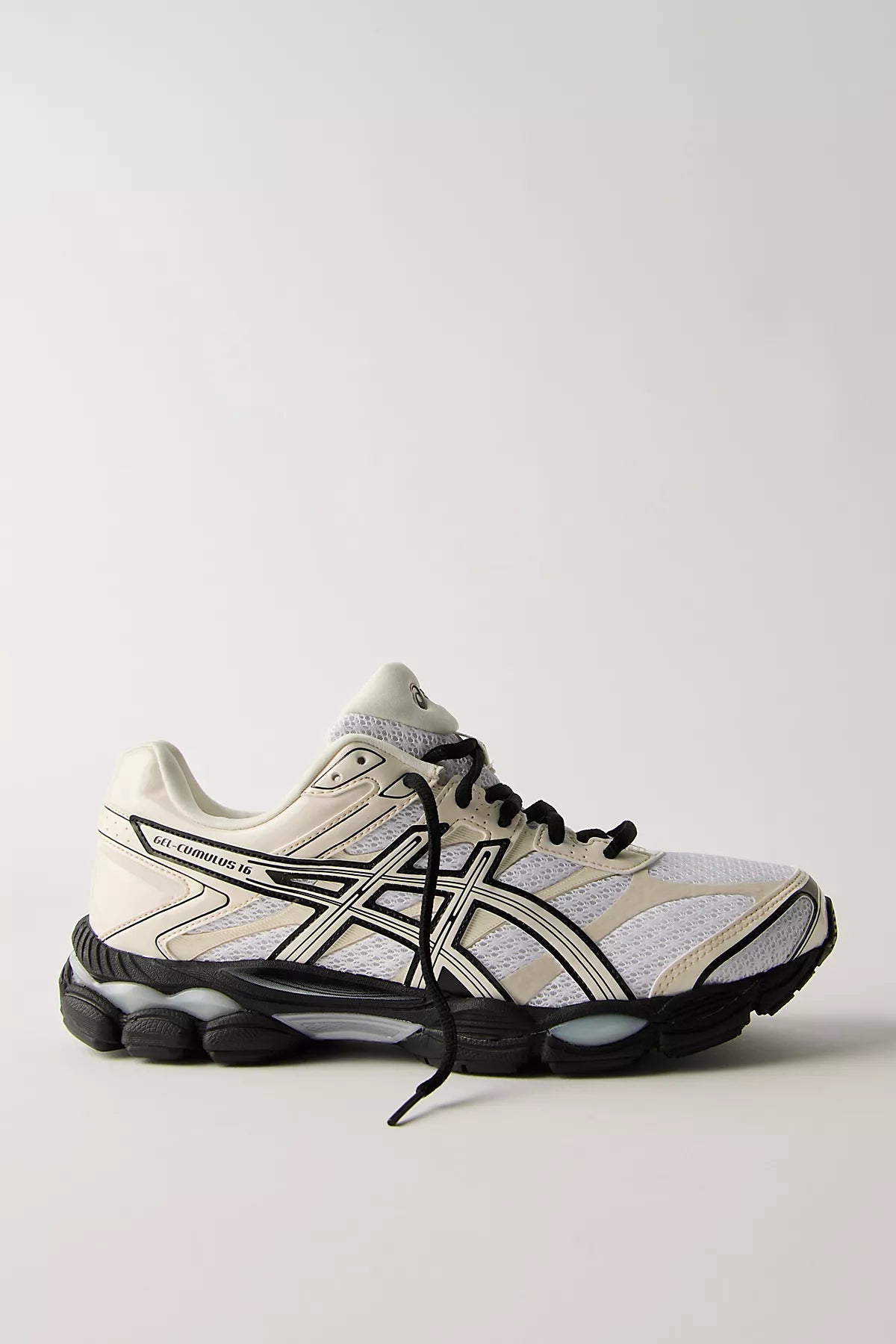 ASICS GEL-CUMULUS 16 Patent Sneakers