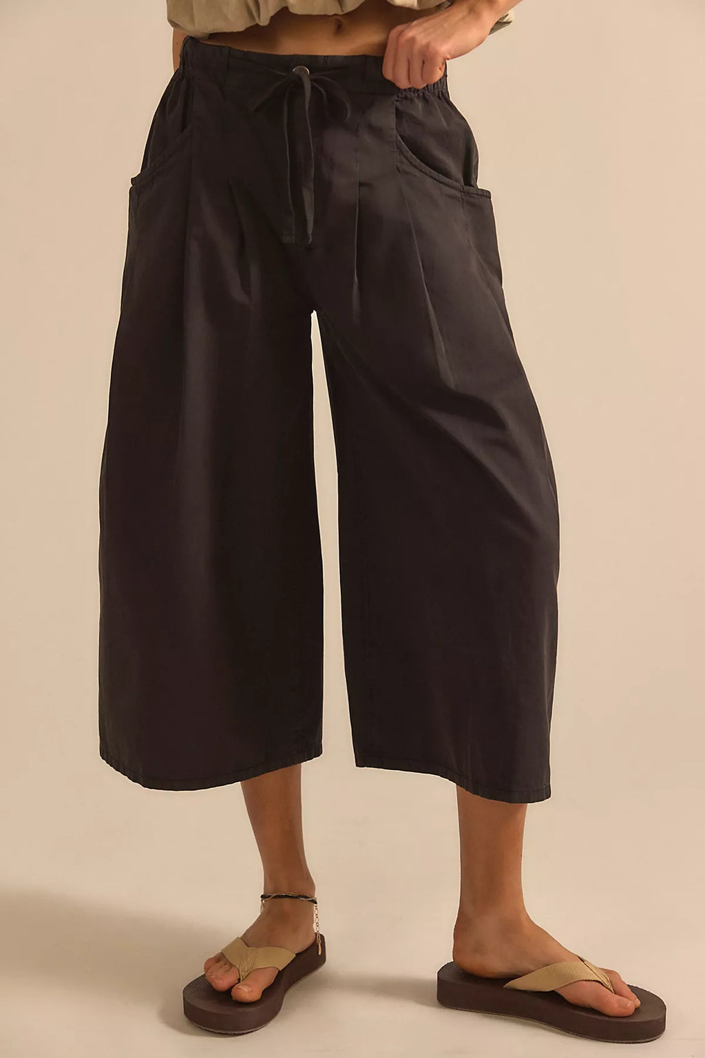 Telluride Wide-Leg Crop Pull-On Solid Pants
