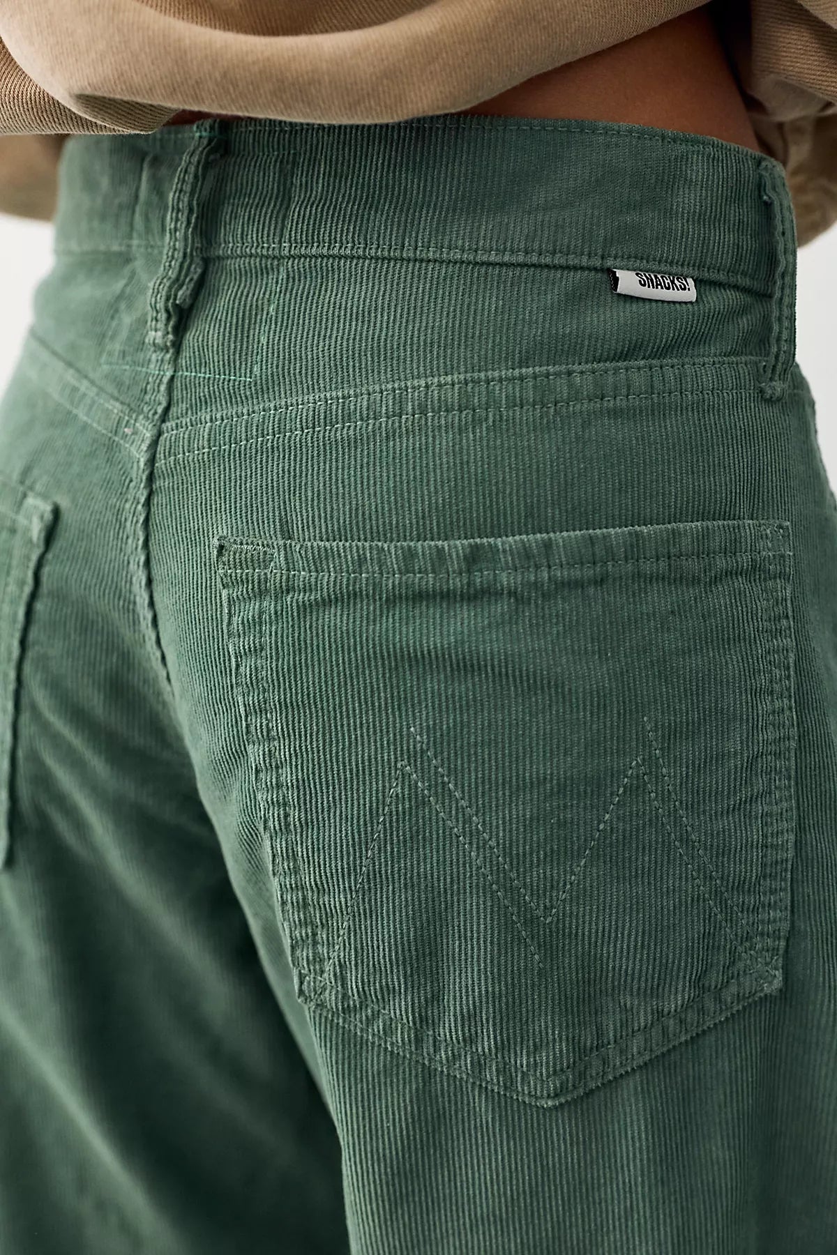 MOTHER The Lemon Twist Sneak Corduroy Jeans