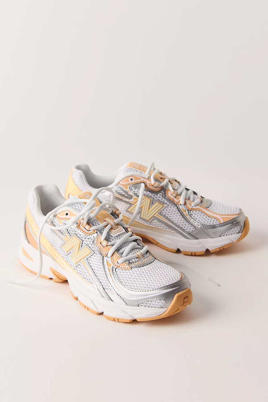 New Balance 740 Sneakers