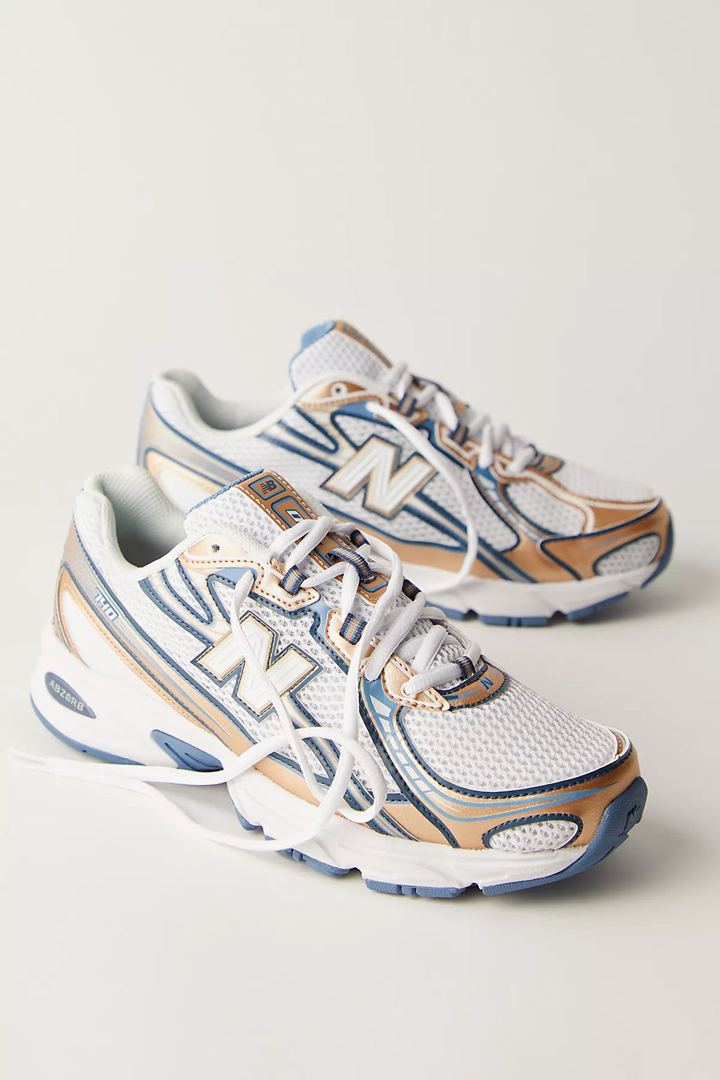 New Balance 740 Sneakers