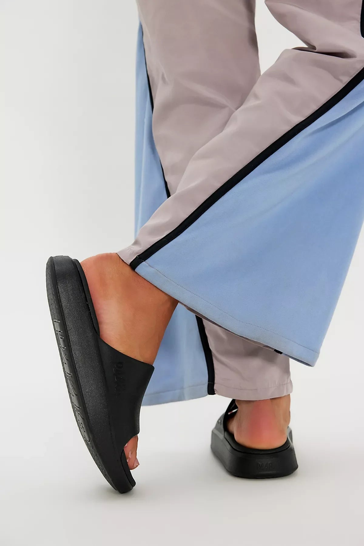 P448 Riviera Slide Sandals and Zip Cooler