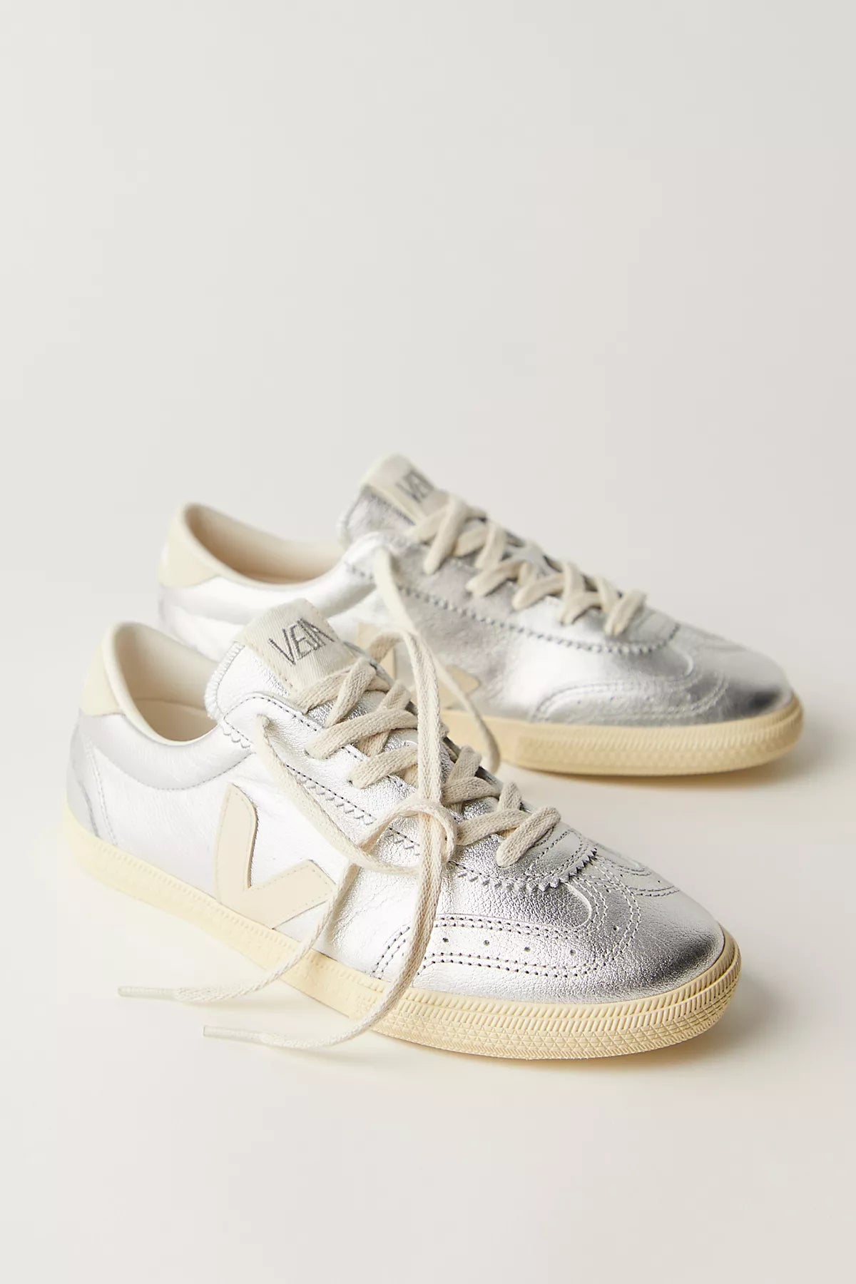 Veja Volley Sneakers