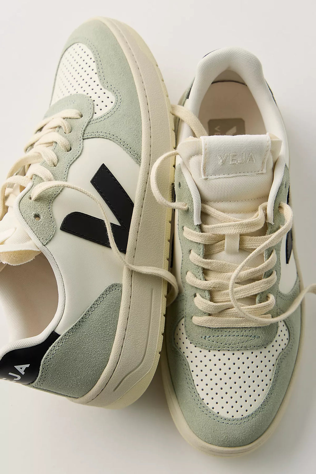 Veja V-10 Sneakers