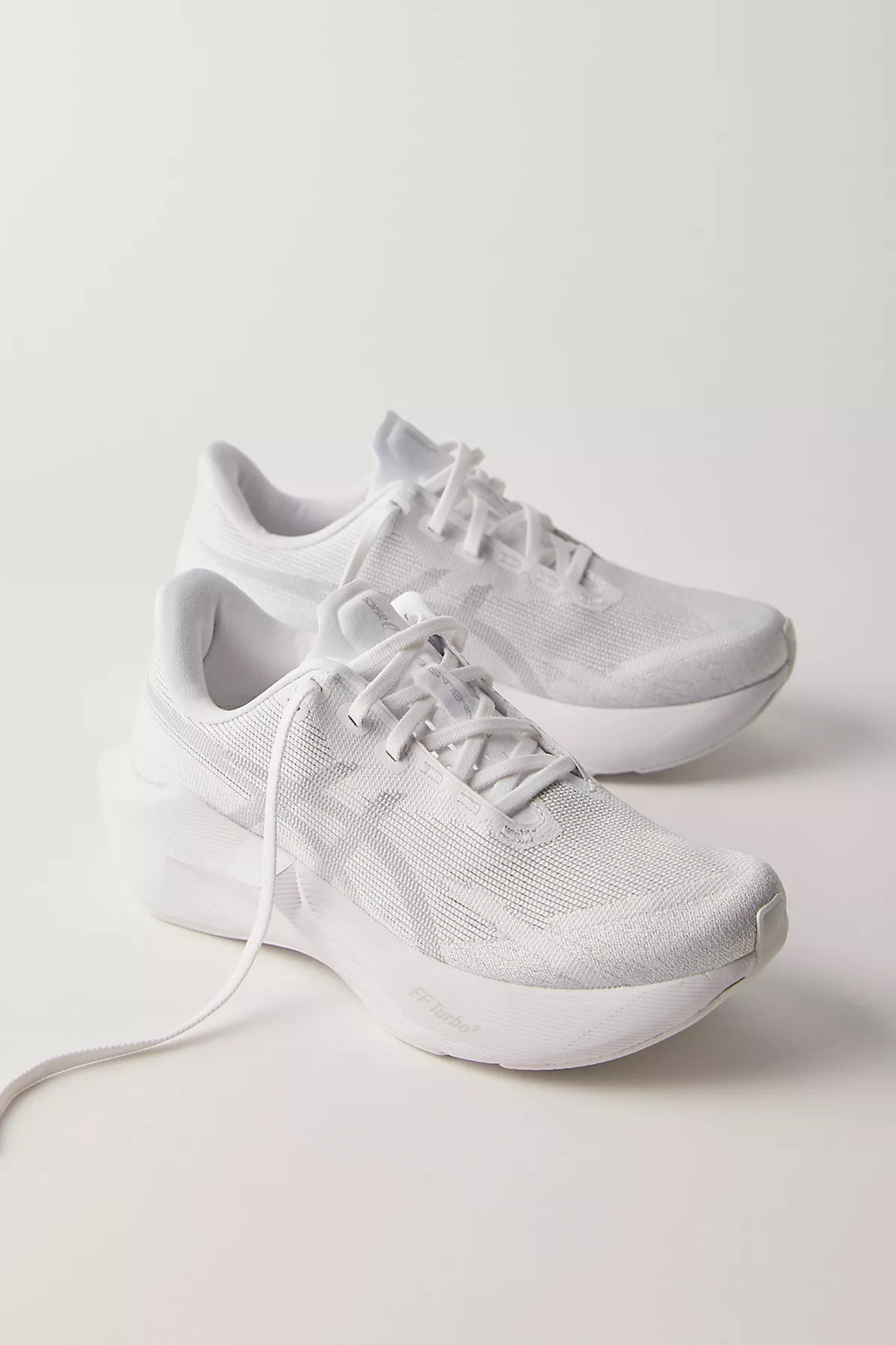 ASICS Novablast 6 Sneakers