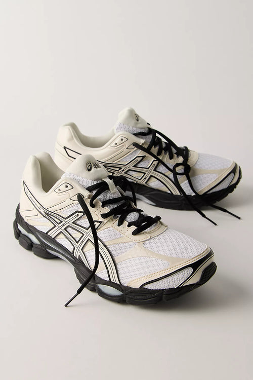 ASICS GEL-CUMULUS 16 Patent Sneakers